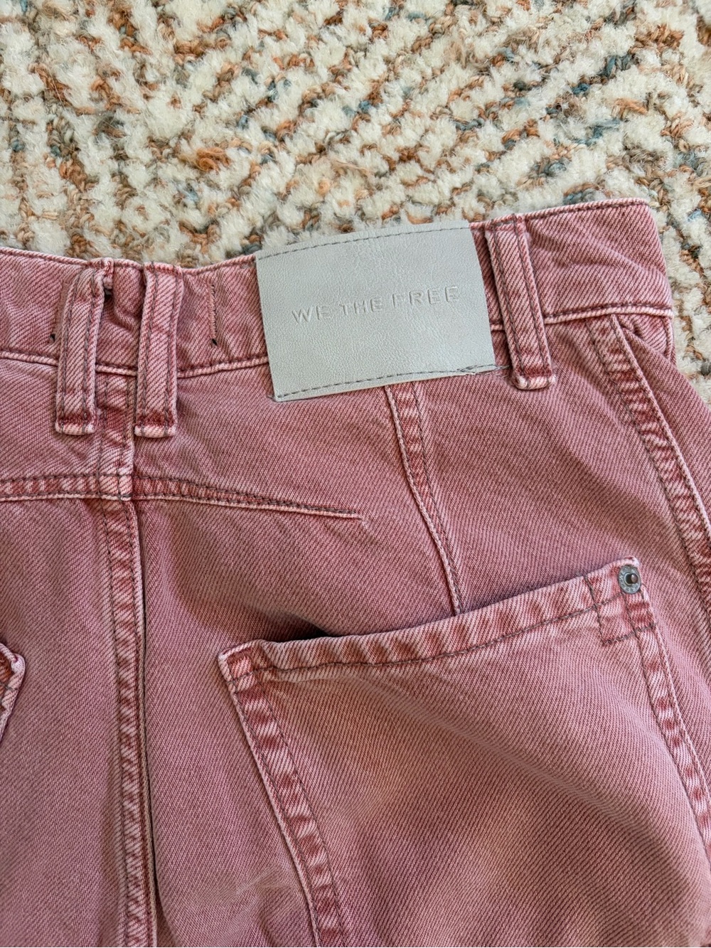 Free People Dusty Rose Barrel Jeans. - Picture 4 of 4
